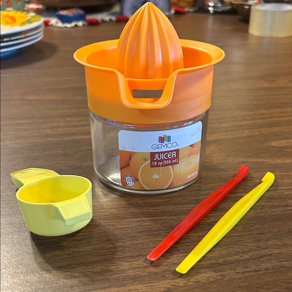 Orange and Yellow Juicer Set